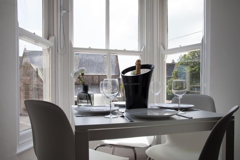 Stunning 2 Bed Apartment With Sea Views, Penzance Exterior foto