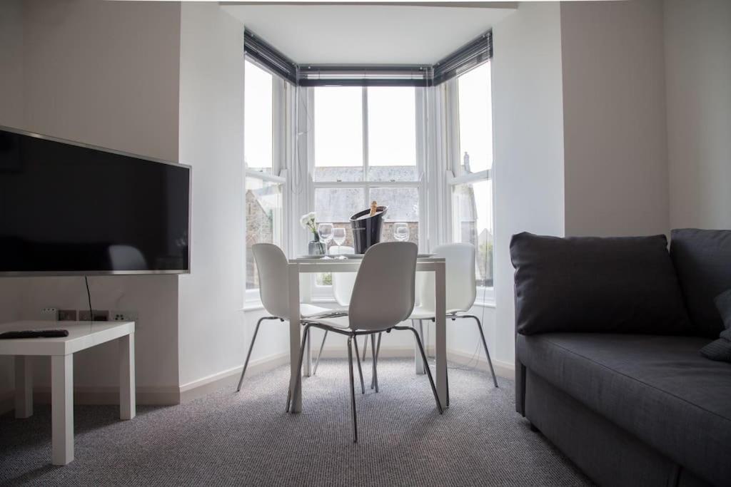 Stunning 2 Bed Apartment With Sea Views, Penzance Exterior foto